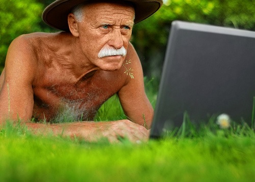 old-man-at-computer.jpeg